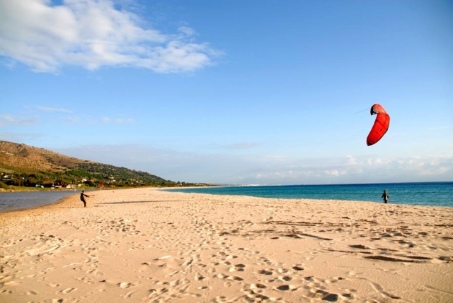  con l'aquilone sulla spiaggia 